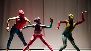 Danstheater AYA 1600 1