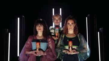 Aqueerius BEYOND THE BALL (Birgit Bijl) 6 RGB 300 Dpi