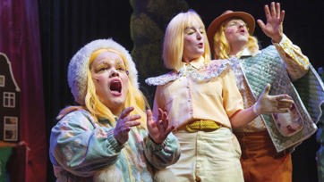 Hntjong Dag Poes (Laurien Riha) 4 RGB 300 Dpi