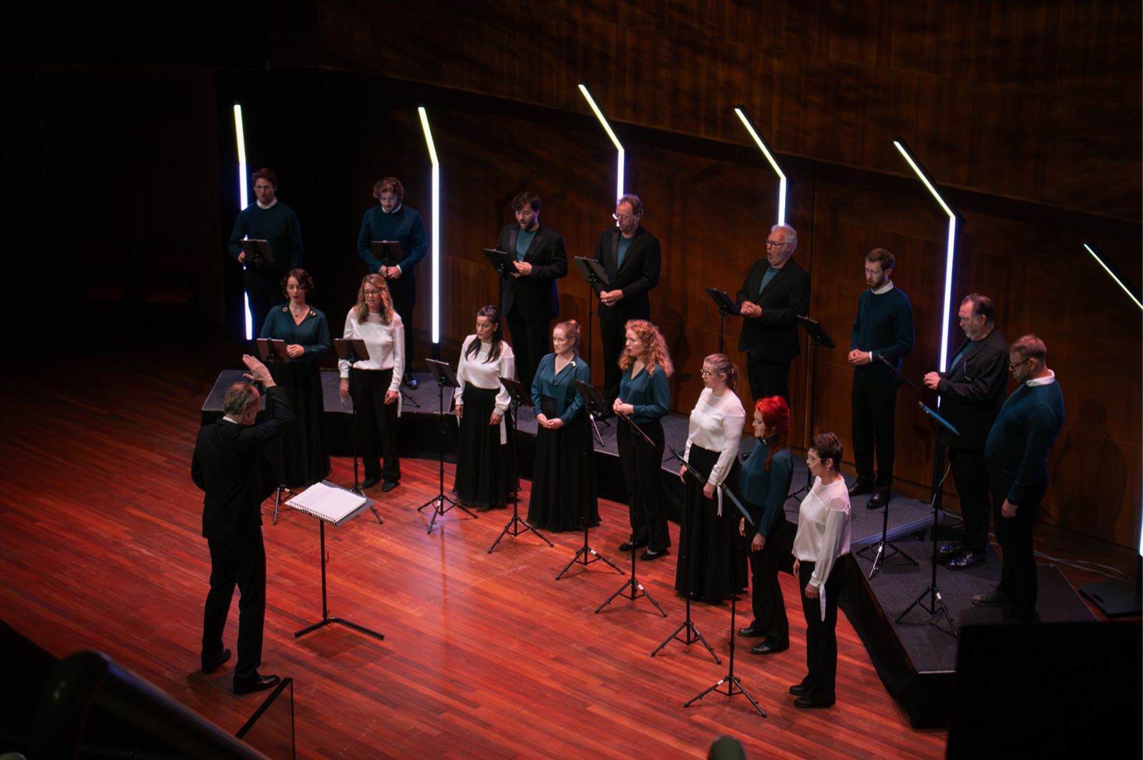 Nederlands Kamerkoor: De Motetten van Bach in TAQA Theater De Vest, Alkmaar