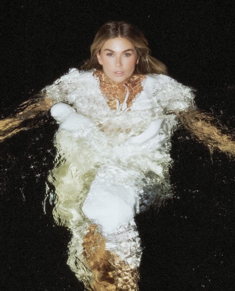 Roxeanne Hazes 1600X1065