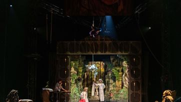 The Opera Circus 1600