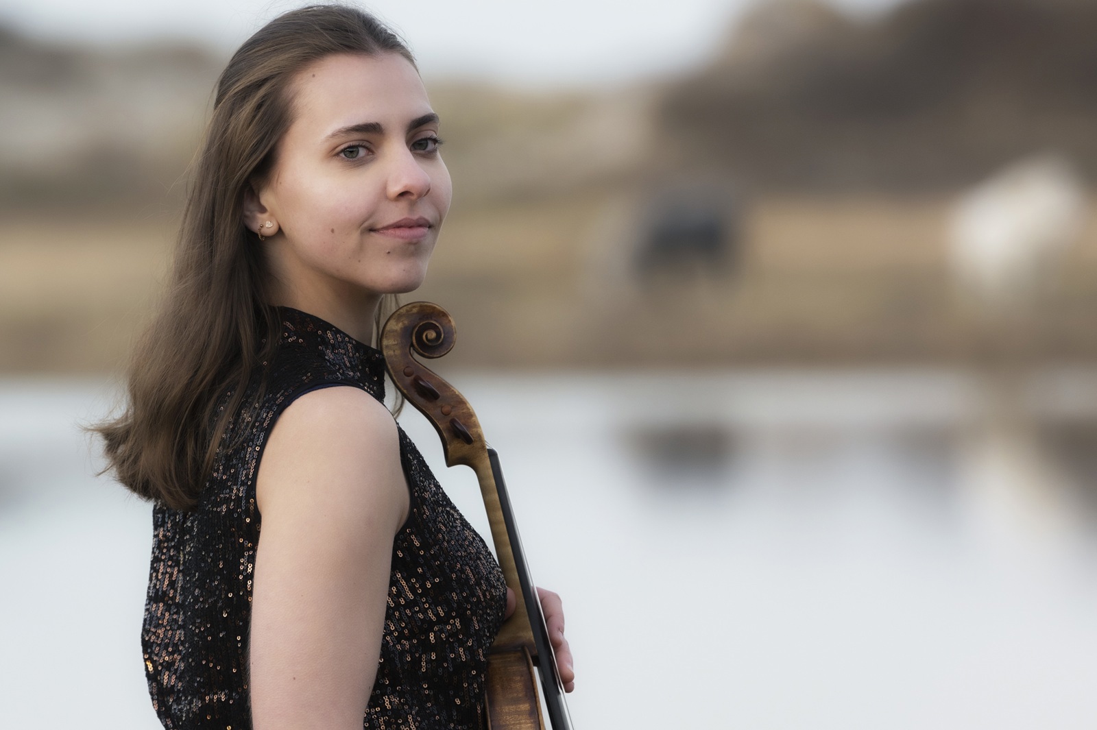 Koffieconcert De Laatste Akte: Sedna Heitzman, altviool in TAQA Theater De Vest, Alkmaar