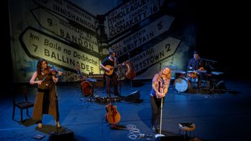 1600 3 Anneke Van Giersbergen The Irish Road Trip © Bullet Ray