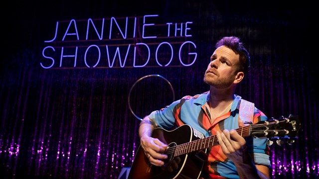 Henry Van Loon Jannie The Show Dog (C)Bob Bronshoff 1600 2