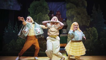 Hntjong Dag Poes (Laurien Riha) 2 RGB 300 Dpi