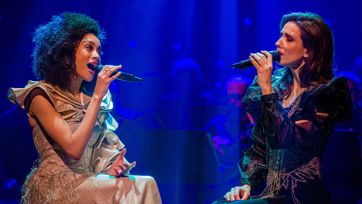 Woman In Love 1600 (6)