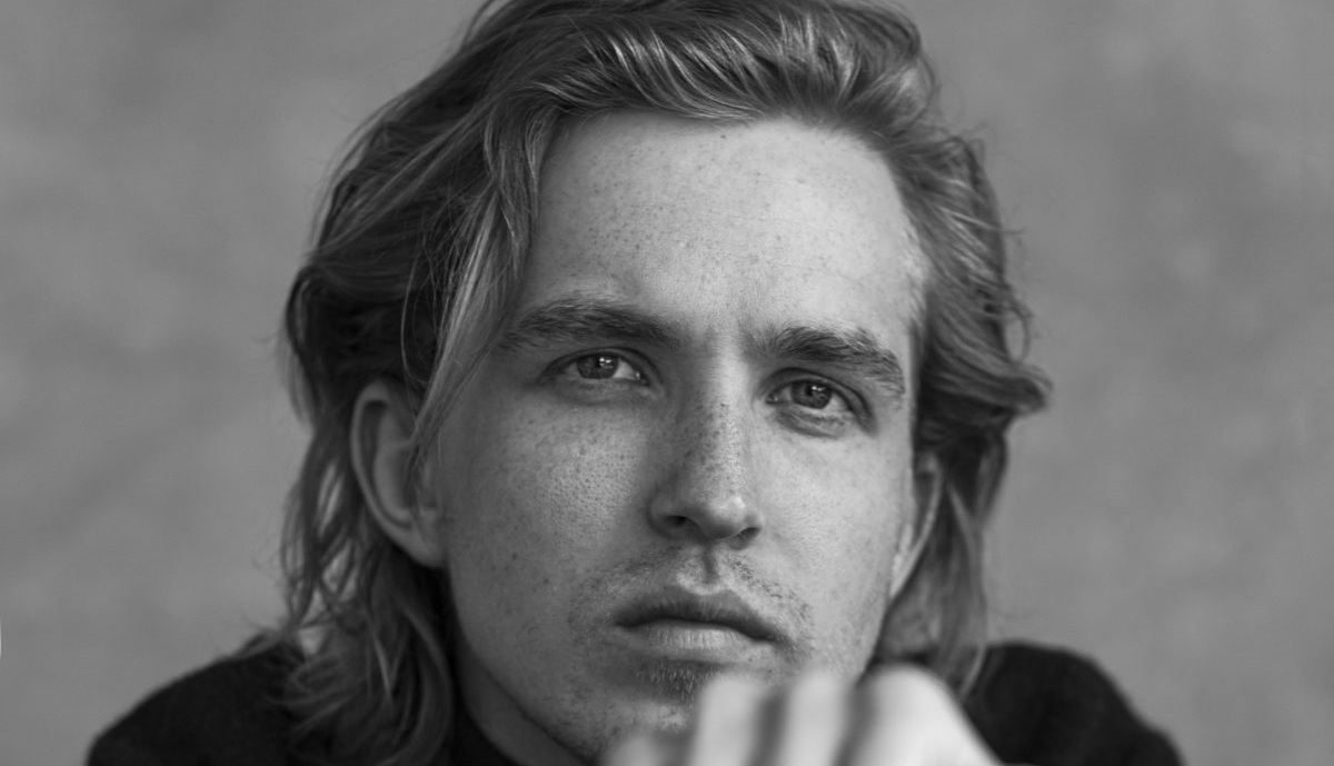 Liggen & Luisteren: Daniël Tomàs in TAQA Theater De Vest, Alkmaar