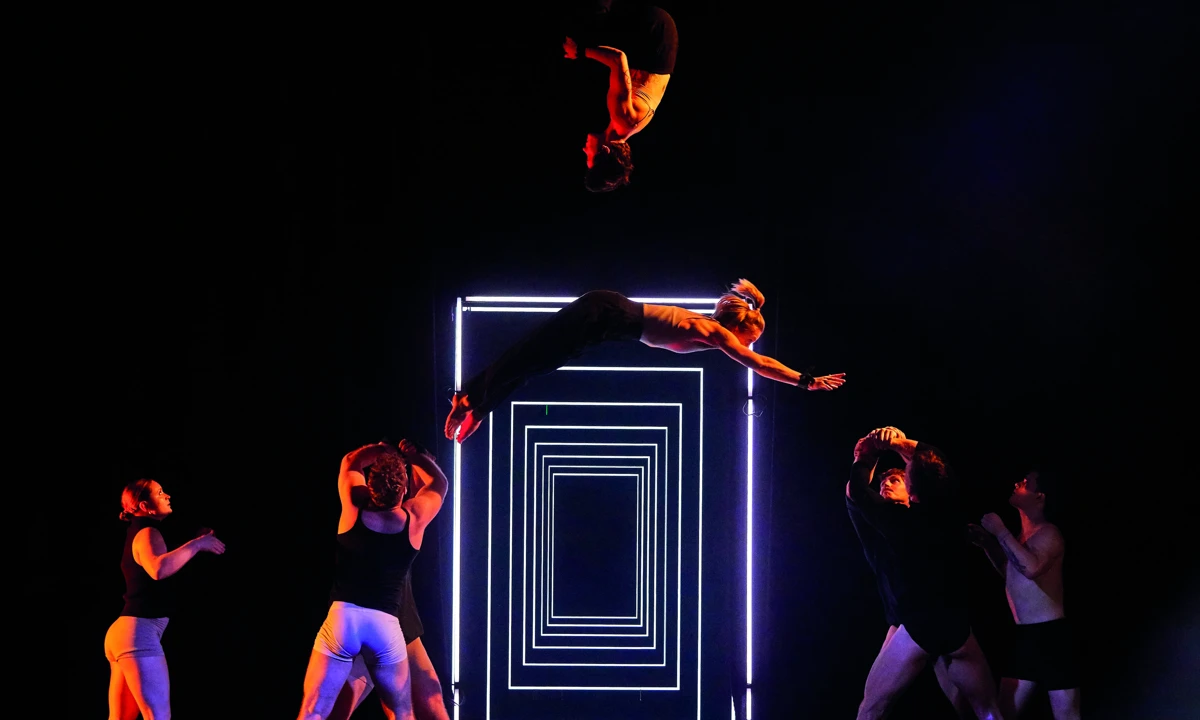 Gravity & Other Myths: The Mirror in TAQA Theater De Vest, Alkmaar