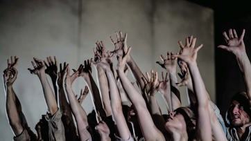 Conny Janssen Danst BEHIND THE WALL (Andreas Terlaak) 2 RGB 300 Dpi