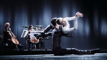 NDT 2 A Poem For The World, Chor. Mutual Comfort (Joris Jan Bos) 4 RGB 300 Dpi