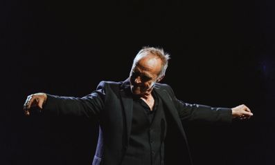 1600 Stef Bos Van Toen Naar Nu Liggend 1 (C) Julie Rommelaere