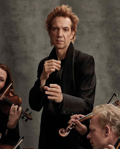 1600 Sven Ratzke En Matangi Quartet Dans Op De Vulkaan (Alek Bruessing) CAMPAGNEBEELD 2