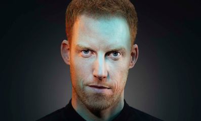 1600 René Van Meurs Noodzakelijk Kwaad (Kevin Orduña & Scala Photography) CAMPAGNEBEELD 2