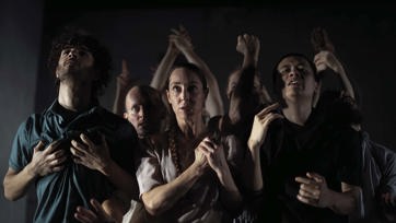 Conny Janssen Danst BEHIND THE WALL (Andreas Terlaak) 1 RGB 300 Dpi